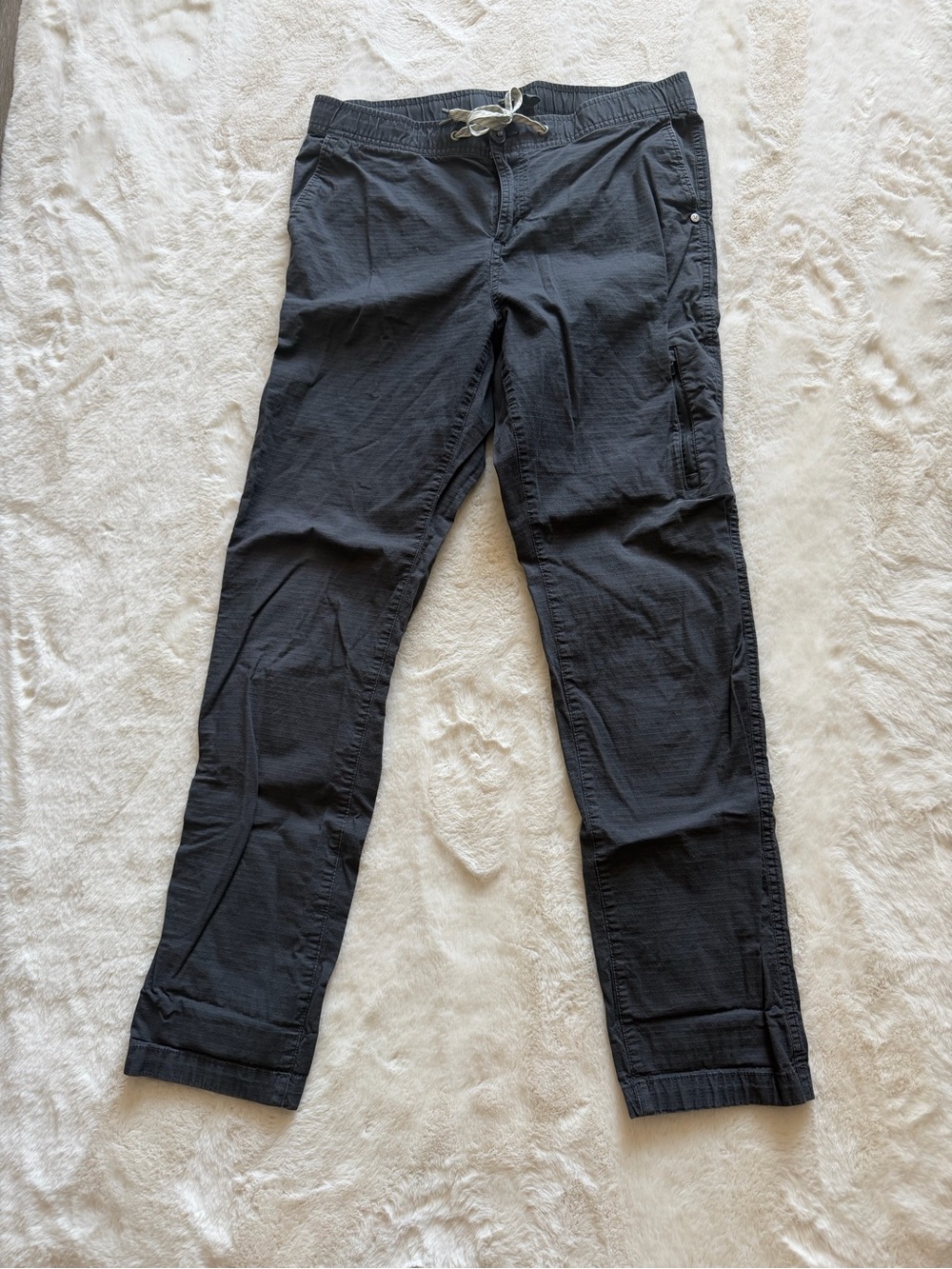 Vuori size L pants dark gray